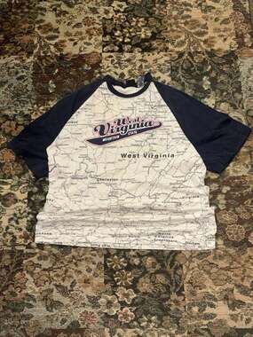 State of Mine West Virginia Mountain State Map Raglan T-Shirt Size Large